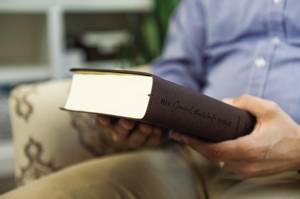 NIV, Journal the Word Bible (Perfect for Note-Taking), Leathersoft, Brown, Red Letter, Comfort Print: Reflect, Take Notes, or Create Art Next to Your Favorite Verses