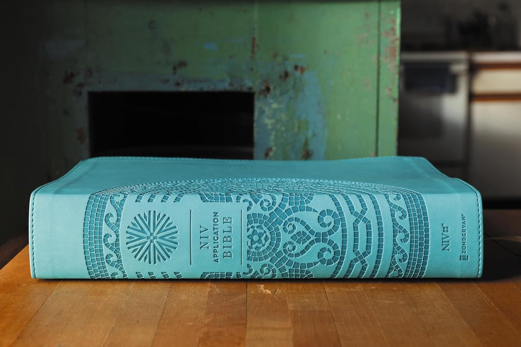 NIV Application Bible, Large Print, Leathersoft, Teal, Red Letter, Comfort Print: Bringing the Ancient Message of the Bible into Your World (NIV Application Commentary Resources)