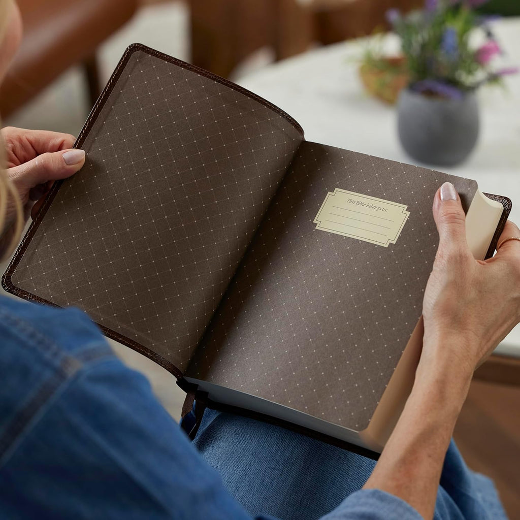 NKJV, Journal the Word Bible, Bonded Leather, Brown, Red Letter, Comfort Print: Reflect, Journal, or Create Art Next to Your Favorite Verses
