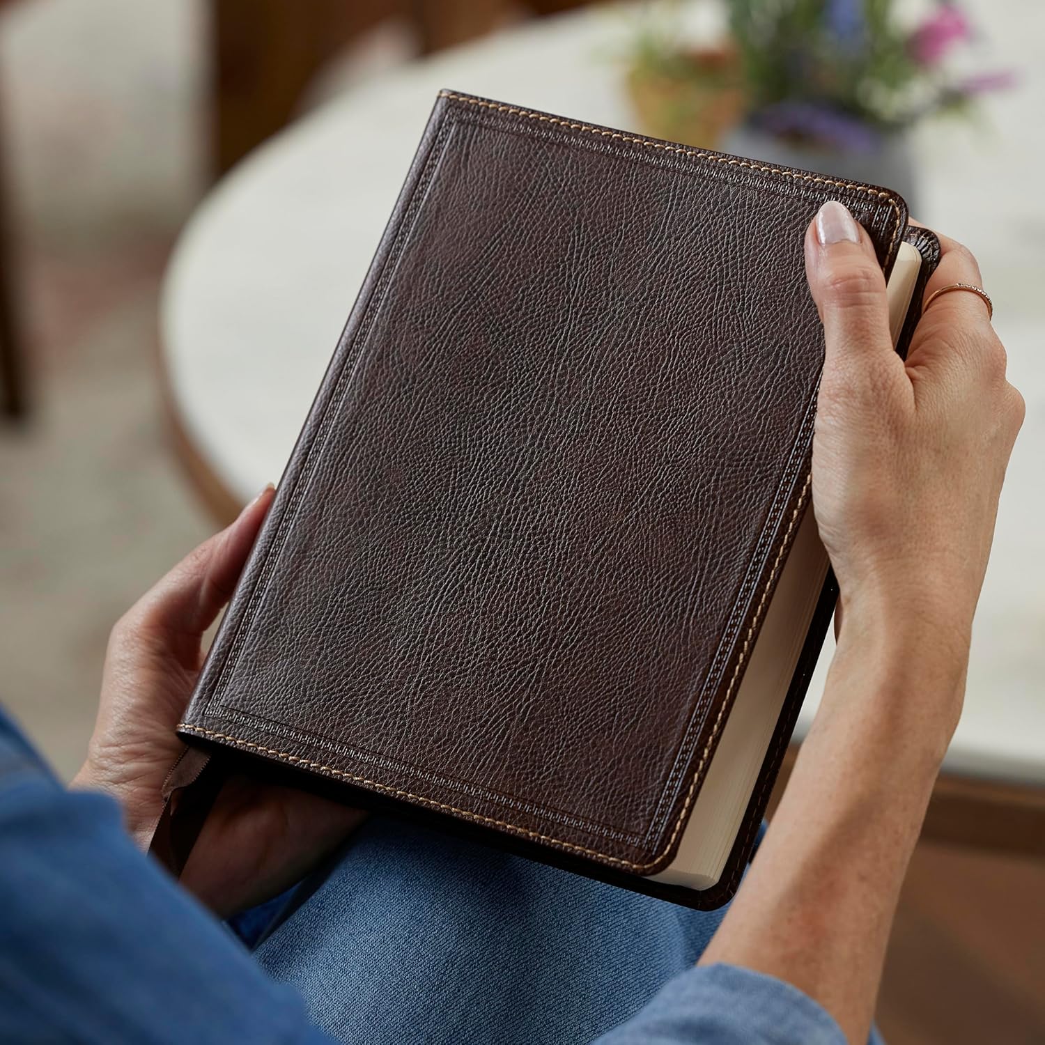NKJV, Journal the Word Bible, Bonded Leather, Brown, Red Letter, Comfort Print: Reflect, Journal, or Create Art Next to Your Favorite Verses