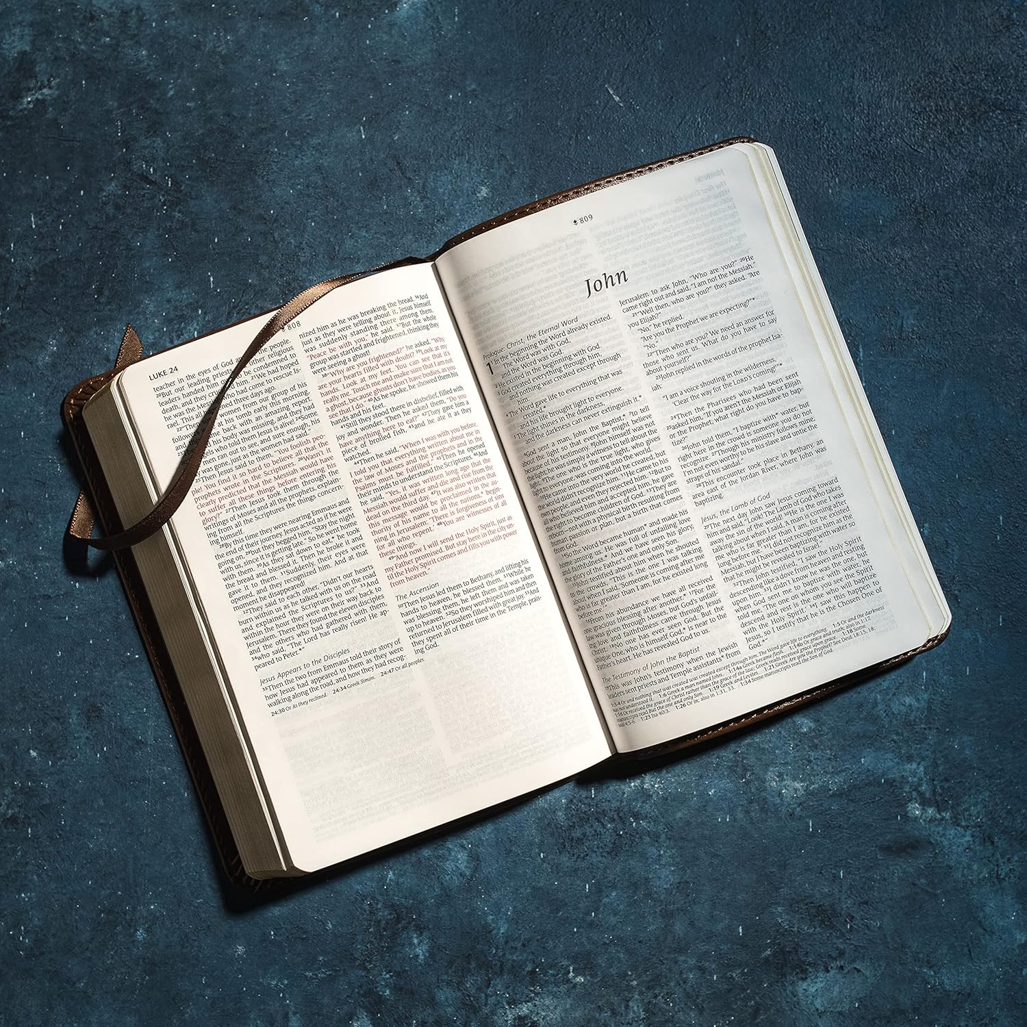 NLT Compact Bible (LeatherLike, Rustic Brown Cross, Red Letter)